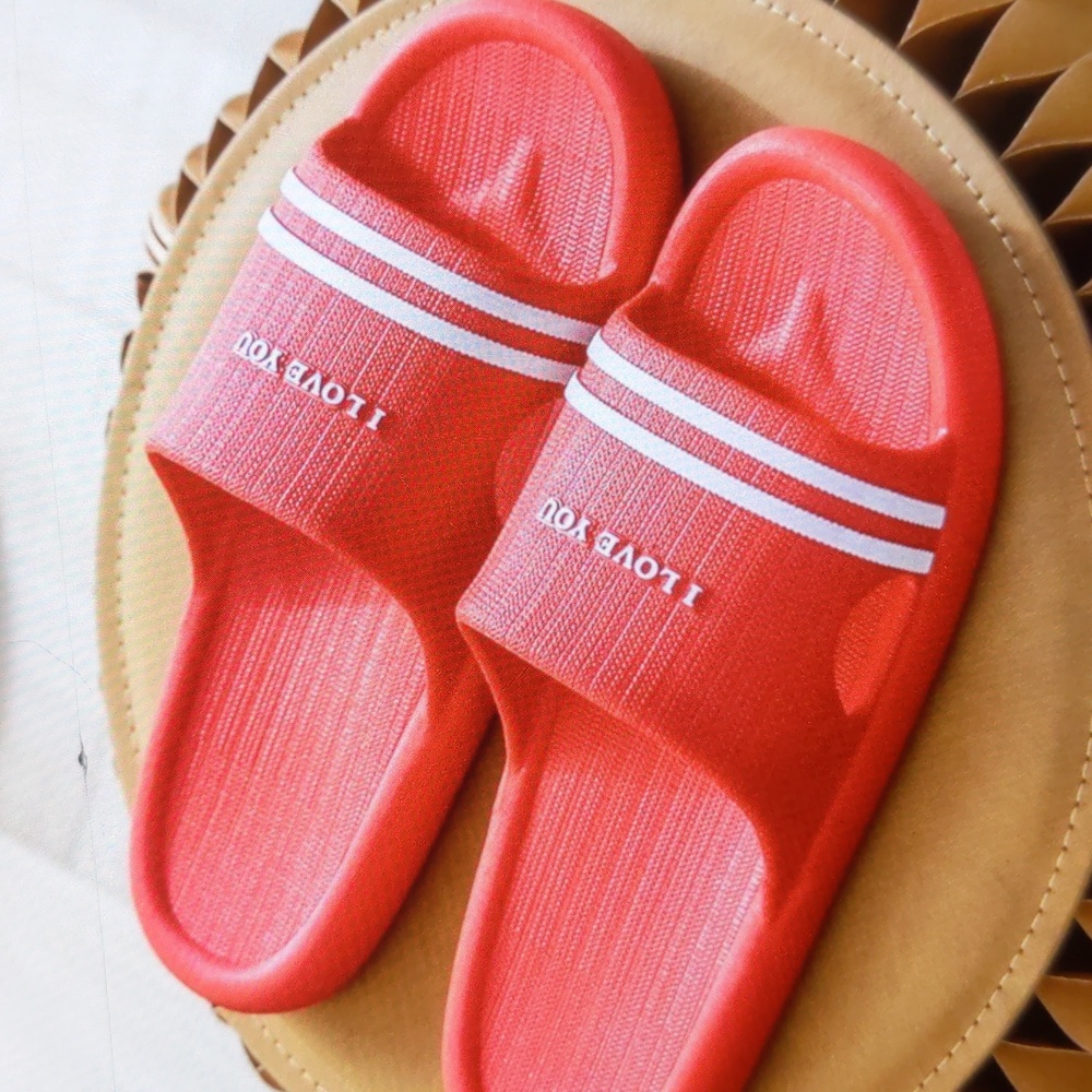 Open Toe Slipper with Drainage Hole for Beach, Showers (Used)